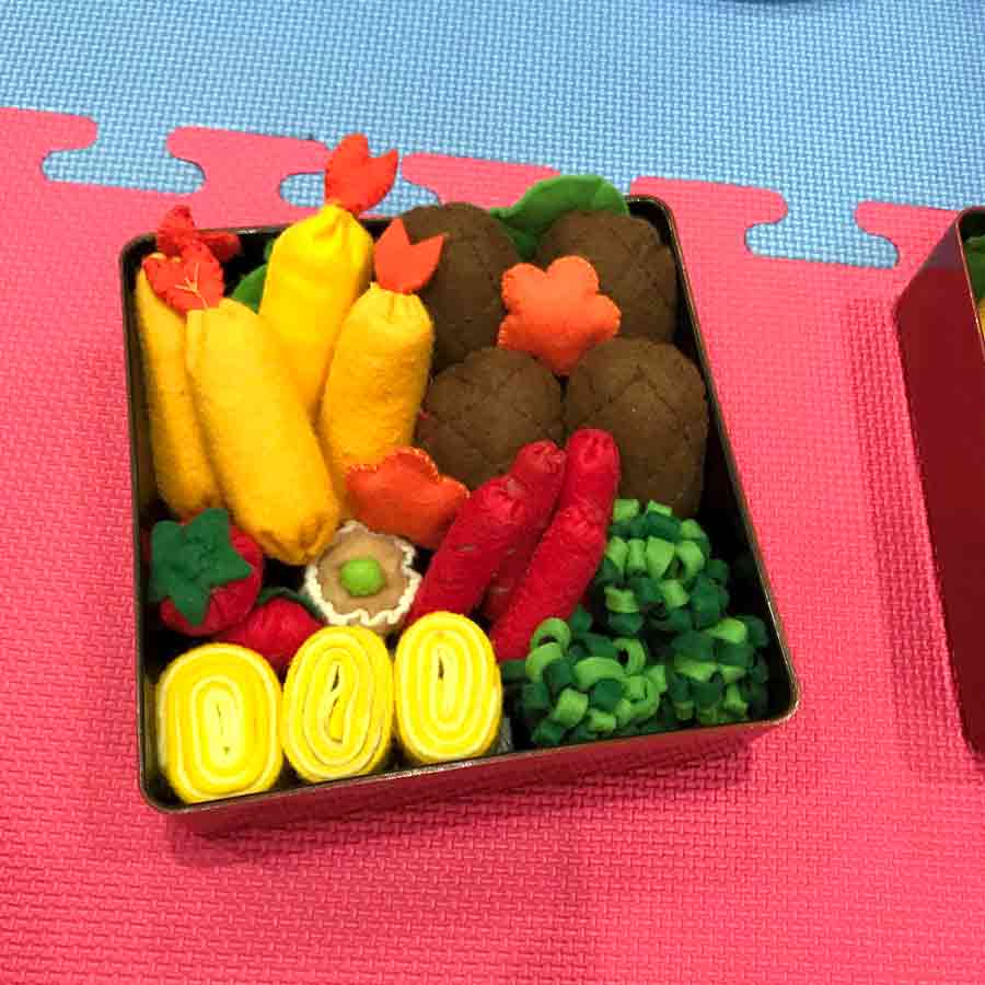 フェルトで作ったフェイクおべんとのおかず＿絵本の読み聞かせ