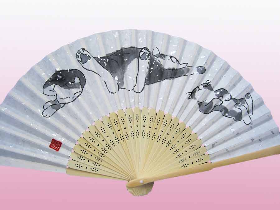 寝ている猫の扇子　中尾道也　 猫道 