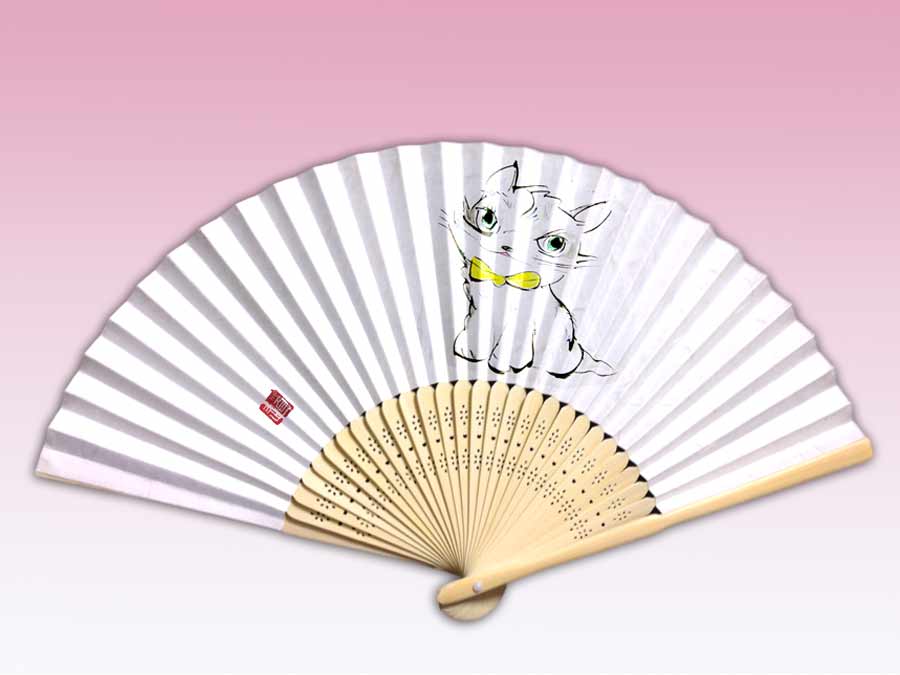 黄色いリボンをした猫の扇子・猫道 中尾道也