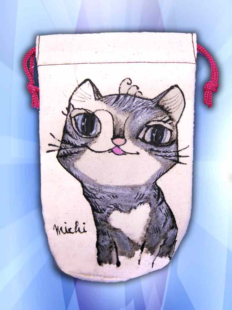 大きな目のカールヘヤーのキジニャンコ